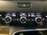 ダブルエアコンは、運転席と助手席でそれぞれ異なる温度を設定できます。