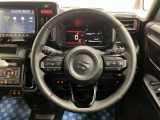 【ハンドル回り】インテリアに合わせたデザインのステアリングは、運転される方のことも考え、運転しやすい形状、大きさです。ぜひ一度、実際に触ってお確かめください。
