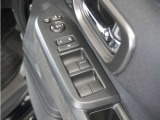 ◆パワーウィンドウスイッチ◆運転席から全席の窓の開閉操作を行うことが出来いつでも換気ができます!
