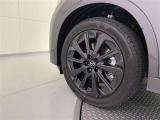 機敏さを引き立てる純正アルミ 235/50 R20 装着!