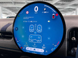 デジタルスピードメーター、航空機のコックピット操作箇所と同じ配色で目が疲れにくいように設計されてます。