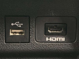 こちらのクルマはUSB接続コネクタも装備されています♪スマホの充電などにお使い下さい。ご旅行中での充電切れも、これなら心配いりませんね!