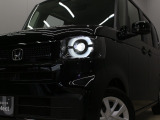 【LEDヘッドライト】悪天候や夜間走行時も良好な視界を確保し安心して運転できる高輝度LEDヘッドライトを装備!点灯速度が早く、消費電力も抑えられています!!