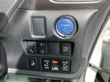 両側パワースライドドア付きだから、狭い駐車スペースなどでの 乗り降りラクラク!小さなお子さまのいるご家庭には嬉しい装備。