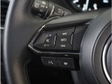 【ステアリングスイッチ】ステアリング周りでのスイッチ操作が行えますので、走行中でも各種操作可能です。お近くの広島マツダまでお越しください。
