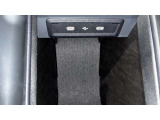 ボディコーティングやウィンドウフィルムの貼り付けなどもお任せ下さい。カーディテーリング専門の職人が、丁寧に施工させて頂きます。