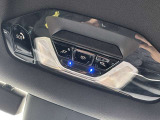 SOSコール装備です。緊急時は遠慮なく押してください。BMWメーカーエマージェンシーに直結致します。