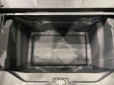 ラゲージの床下部分には90Lの大容量の収納ができる深底ラゲージアンダーボックス