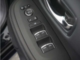 ◆パワーウィンドウスイッチ◆運転席から全席の窓の開閉操作を行うことが出来いつでも換気ができます!