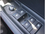 Audi正規ディーラーが高品質をお約束。高度な訓練・教育を受けたAudi専任メカニックが、100項目にもおよぶ精密な点検を実施いたします。すべてをクリアしたAudi車だけが、あなたのお手元に届けられるのです。
