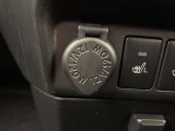 12V 120W電源付。携帯の充電や簡易空気清浄機など手軽に電源を得られます。