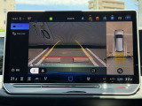 バックカメラも鮮明に映るため、駐車時の安心感が増します。