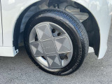 純正ロードホイール。サイズは『155/65/R14』
