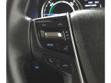 運転中目線を変えずにオーディオの操作ができるステアリングスイッチです