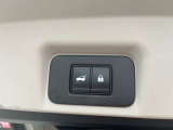 オートバックドア