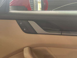 ショールーム内にはすべての認定中古車ははいっていません。ご来店前にお電話いただけますと、快適な環境でご覧いただけるようにしっかりと準備いたします。