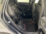 【シートアレンジ】リアシート座面を持ち上げると、背の高い荷物を積むのに便利なトールモードに変身します!多彩なシートアレンジで使い勝手良好!