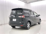 後ろから見ると車の印象も変わりますね♪