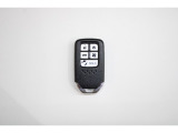 スマートキーはカバンの中やポケットに携帯するだけでドアロックの開閉・エンジンスタートが可能です!