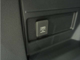 ◆12V電源ソケット◆スマートフォンの充電等にも便利な電源ソケット!使いやすい場所に装備されています。