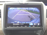 バックモニター付きで、車庫入れやバック時の後方確認をしっかりサポート。モニターに映し出される映像で死角も確認しやすく、狭い場所での駐車や後退時の操作をより安心して行えます。