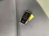 【スマートキー】キーを出さずにドアロックの開閉からエンジン始動まで出来ます!