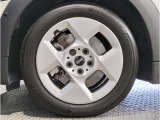 BMW純正アルミホイールです。納車時にはアルミホイールコーティングも承っております!是非ご検討下さいませ。