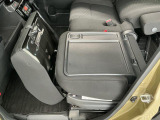 【シートバックテーブル】助手席シートをアレンジでテーブルに変身♪車内でのお食事などで活躍します♪