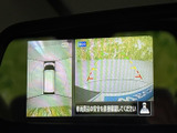 後退時の安全をサポートするバックモニターを搭載。駐車や狭い場所での取り回しがスムーズに行えます。