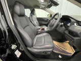 パワーシート搭載。微妙な調整が手軽にでき、最適なポジションで運転することが可能です。