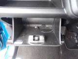 グローブボックスです!車検証入ります!