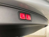 納車前には、メーカー規定に基づき、認定中古車ならではのしっかりとした整備をしてからご納車させて頂きます。熟練のメカニックがお客様に届く事を思い、1台1台入念に点検、整備致します。
