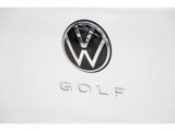 VWのマークの下にGOLFのロゴ。