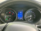 必要な情報を一目で確認できるメーターデザイン。視認性を追求し、安全運転をサポートします。