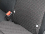 ◆ISOFIX◆シートベルトいらずでチャイルドシートと固定金具を連結するだけでガッチリ固定できます。