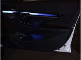 BMWはダウンフォースにより、車両を安定させるため、車の底は平らな造りとなっております。BMWの走行性能に対するこだわりはこういったところにも御座います。