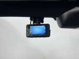 ドライブレコーダーの写真です。事故などの際、車両前方の映像を記録します