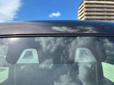 デュアルカメラブレーキサポートは前方の車両や歩行者を2つのカメラなどで検知し、衝突回避や被害軽減を自動でサポートする先進安全システムです。