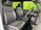 運転席シート廻りは使用感も少なく、良好な状態となっています。丁寧に使われていたことがよくわかりますね。