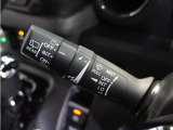 【バリアブル間欠ワイパースイッチ】車速に応じてワイパーの間隔を自動的に調整する機能。雨の量や車速に応じてワイパーの間隔を最適化し、視界を確保することができます。