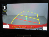 バックガイドモニターで、後方を確認しながら安心して駐車することができます。運転初心者も熟練者も必須の機能ですよ!