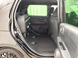 【シートアレンジ】リアシート座面を持ち上げると、背の高い荷物を積むのに便利な空間が出現します!多彩なシートアレンジで使い勝手良好!