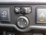 【電動格納ドアミラー】狭い駐車場で便利な電動格納ドアミラーが付いています。