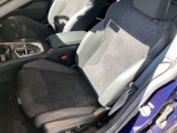 助手席シートも運転席同様に人間工学に基づいた設計となっておりますので、長距離ドライブも快適です♪