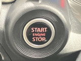 【プッシュ式エンジン】プッシュ式エンジンスタートでブレーキを踏んでボタンを押すだけでエンジン始動がスムーズ!!鍵をカバンに入れているだけでエンジンの始動が可能★とても便利な機能です