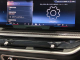 衝突被害軽減ブレーキと車線逸脱警告がついています。