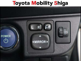 便利な電動格納ドアミラーも装備しております。駐車時にボタン一つで折り畳む事が出来るので便利ですよ。