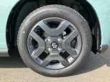 純正ホイールを装着しております。車両に関してのご質問は、スタッフまでお気軽にお問合せ下さい!TEL:0439-88-6662