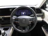 各操作スイッチなどもハンドルから手を放すことなく操作可能で安全運転に支援いたします!