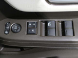 運転席のスイッチ類です。